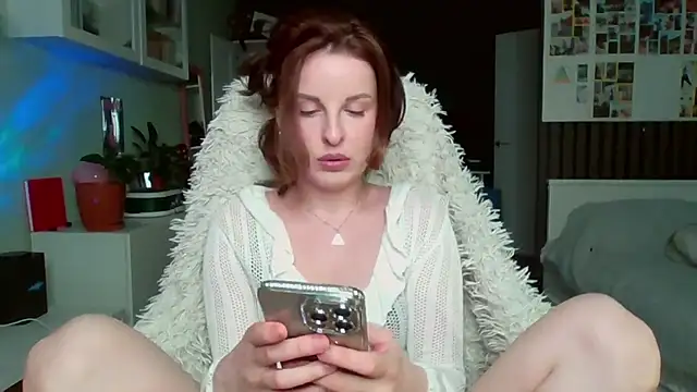 MollyBer online show from April 2026 06:42:01 PM