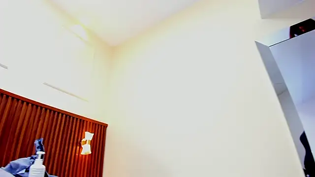 MELINAMARTINS online show from March 2025 10:40:01 PM