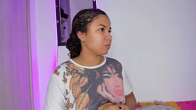 MELINAMARTINS online show from May 2026 10:46:01 PM