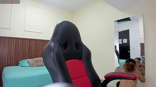 MELINAMARTINS online show from October 2025 07:15:02 PM