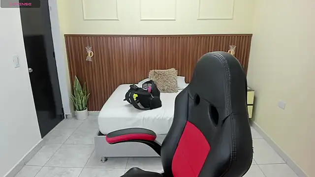 MELINAMARTINS online show from November 2025 07:03:01 PM