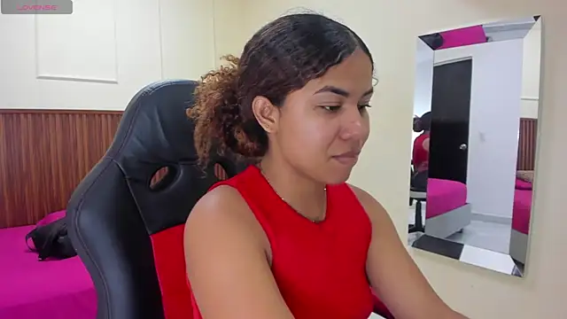 MELINAMARTINS online show from October 2025 07:25:01 PM