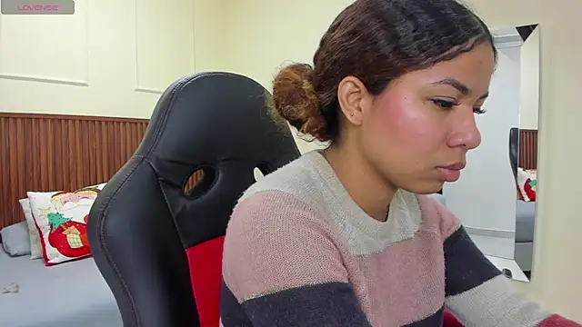 MELINAMARTINS online show from December 2025 07:24:02 PM