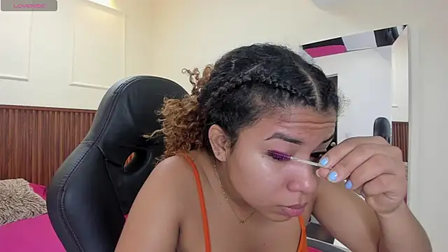 MELINAMARTINS online show from November 2025 07:13:02 PM