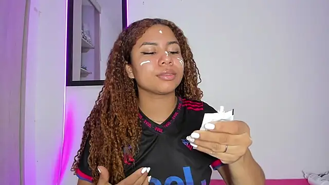 MELINAMARTINS online show from March 2026 08:29:01 PM