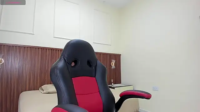 MELINAMARTINS online show from September 2025 07:21:02 PM