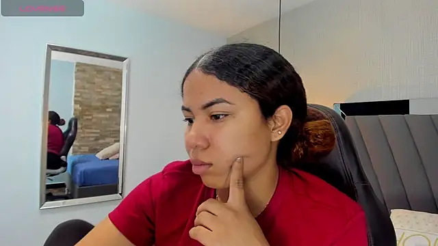 MELINAMARTINS online show from January 2026 07:53:02 PM