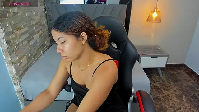 MELINAMARTINS online show from January 2026 07:17:02 PM