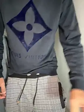 Hamza-Maroki online show from December 2025 02:33:01 PM