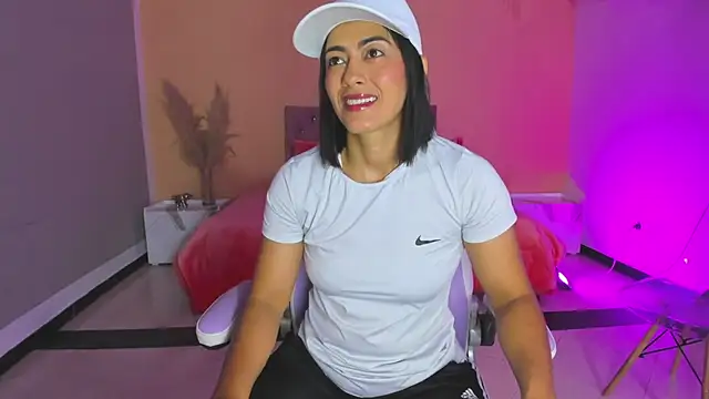 Snapshot of cristal_crossfitx chatting on October 2025 10:25:02 AM cristal crossfitx online show from October 2025 10:25:02 AM