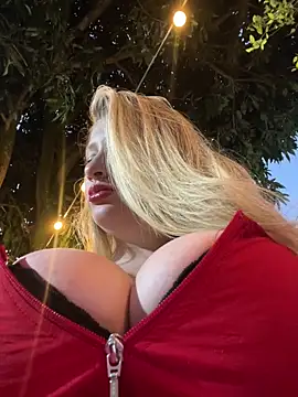 Snapshot of aurora_coldd chatting on November 2025 10:57:02 PM aurora coldd online show from November 2025 10:57:02 PM