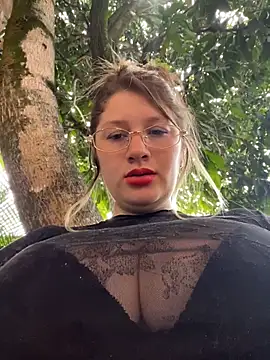 Snapshot of aurora_coldd chatting on July 2026 05:30:02 PM aurora coldd online show from July 2026 05:30:02 PM