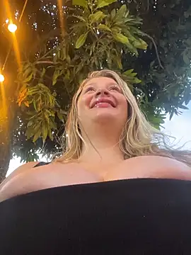 Snapshot of aurora_coldd chatting on November 2025 10:37:01 PM aurora coldd online show from November 2025 10:37:01 PM