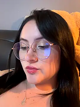 ValentinaOrtiz3 online show from November 2025 11:31:02 PM