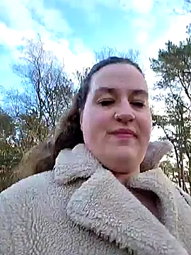 Snapshot of justtess chatting on December 2025 10:52:01 AM justtess online show from December 2025 10:52:01 AM