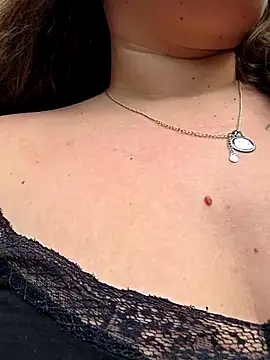 Snapshot of justtess chatting on October 2025 01:03:01 PM justtess online show from October 2025 01:03:01 PM