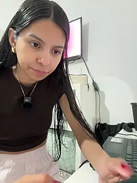 Snapshot of Valeedoll chatting on February 2026 04:01:01 AM Valeedoll online show from February 2026 04:01:01 AM