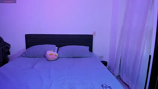  JacobMiller   online show from December 2025 09:01:02 PM