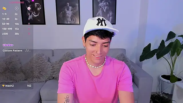  JacobMiller   online show from February 2025 12:14:02 AM