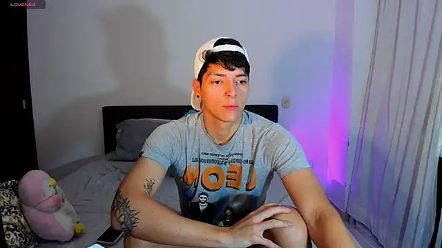  JacobMiller   online show from October 2025 07:48:02 PM