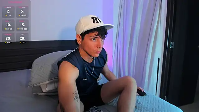  JacobMiller   online show from November 2025 09:40:02 PM