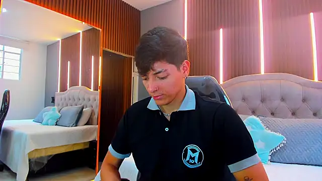  JacobMiller   online show from September 2025 07:42:01 PM