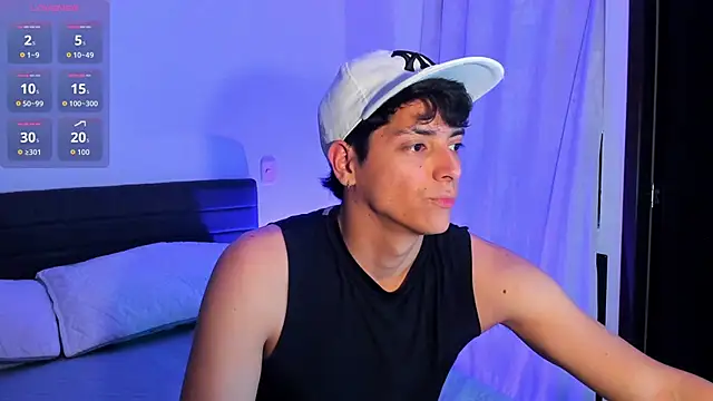  JacobMiller   online show from November 2025 09:40:02 PM