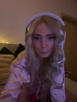 Snapshot of juicy_Alexia chatting on February 2025 12:19:02 AM juicy Alexia online show from February 2025 12:19:02 AM