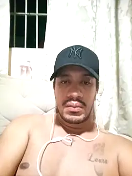 Snapshot of TonnyMoreno chatting on February 2025 06:44:02 AM TonnyMoreno online show from February 2025 06:44:02 AM