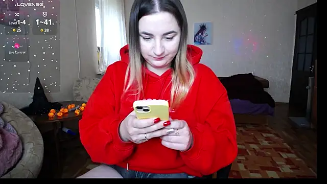 Snapshot of YourSwetiwGirl chatting on October 2025 10:17:01 AM YourSwetiwGirl online show from October 2025 10:17:01 AM