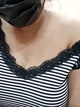 Sangitalive online show from November 2025 04:55:01 PM