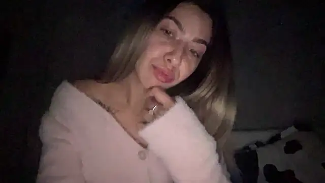 Snapshot of sarrah_rossy chatting on October 2025 08:54:02 PM sarrah rossy online show from October 2025 08:54:02 PM