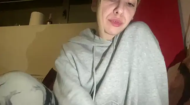 Snapshot of sarrah_rossy chatting on February 2025 10:22:02 PM sarrah rossy online show from February 2025 10:22:02 PM