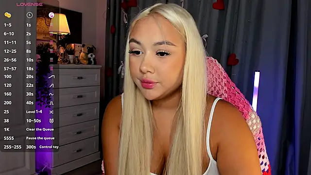  Loneve   online show from April 2026 03:46:02 PM