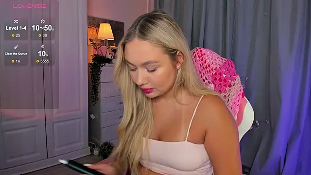  Loneve   online show from October 2025 03:14:01 PM