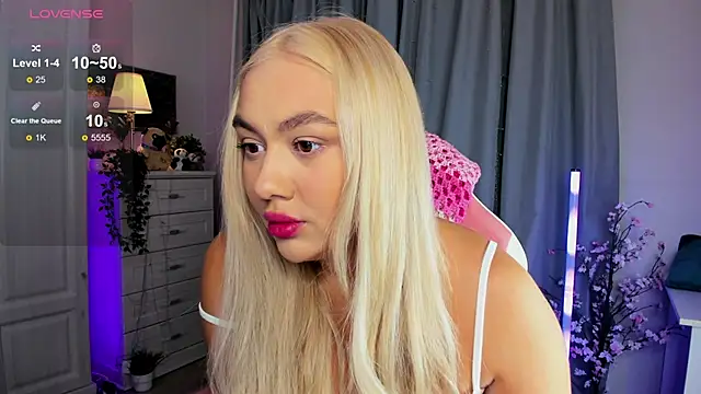  Loneve   online show from December 2025 03:32:02 PM