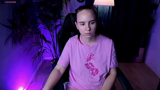 Lika 0ne online show from October 2025 10:03:01 AM