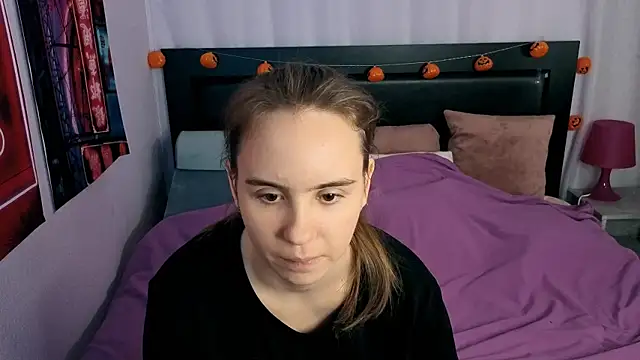 Lika 0ne online show from November 2025 12:15:02 PM