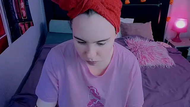 Lika 0ne online show from November 2025 10:49:02 AM