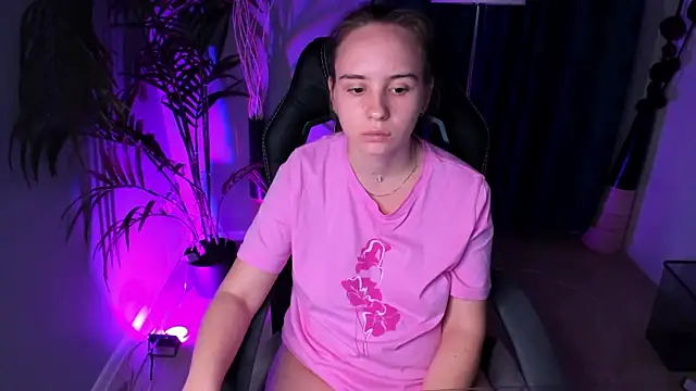 Snapshot of Lika_0ne chatting on October 2025 11:11:02 AM Lika 0ne online show from October 2025 11:11:02 AM