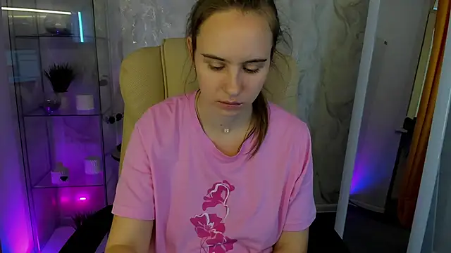 Lika 0ne online show from October 2025 11:10:02 AM