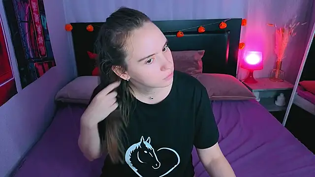 Lika 0ne online show from November 2025 09:58:02 AM