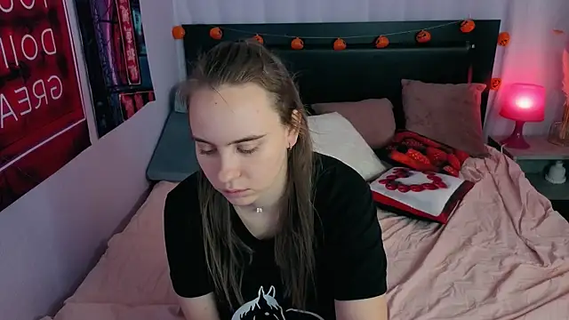 Lika 0ne online show from November 2025 12:09:01 PM