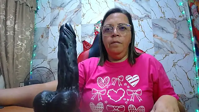 Snapshot of alina_maturehot chatting on December 2025 01:16:01 AM alina maturehot online show from December 2025 01:16:01 AM