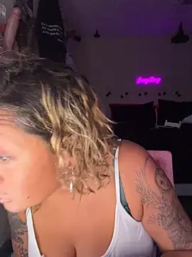 bossyroxy84 online show from November 2025 12:58:02 AM