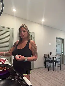 bossyroxy84 online show from March 2026 05:36:02 PM