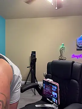 bossyroxy84 online show from December 2025 12:33:01 AM