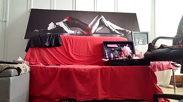 Chanel Noire online show from November 2025 02:31:02 PM