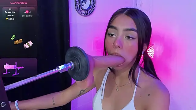 lanna brunette online show from November 2025 01:48:02 PM