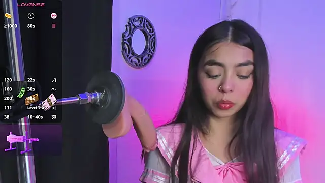 lanna brunette online show from December 2025 01:15:01 PM